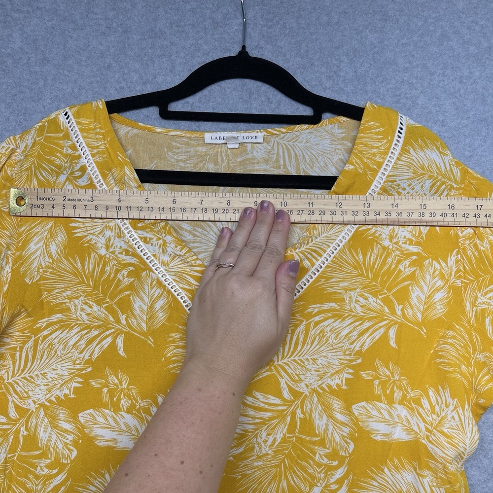 Label Of Love Babydoll Dress Yellow Floral‎ Hi Low Flutter Sleeve Size Med Flowy - Picture 10 of 14